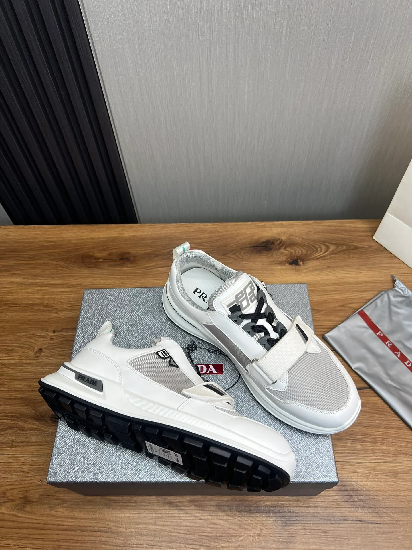 Men's shoes 💰620💰 [PRADA] Men's shoes are popular in the counter, official website is synchronized, high-quality shipments ✔️Original cowhide stitching mesh + cowhide lining, 1🆚1 replica, original original bottom, 38-45 (45 customized, non-refundable)